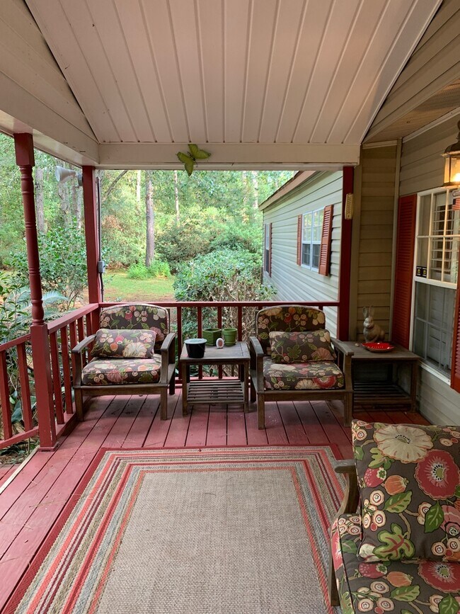 Building Photo - Furnished spacious 3/2.5 home. Corporate a...
