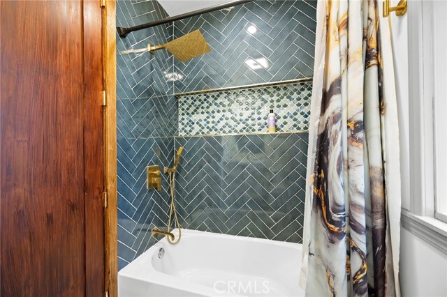 Building Photo - 2065 E Altadena Dr