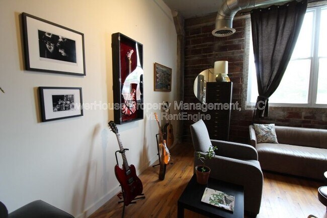 Building Photo - 172 Haynes St SW