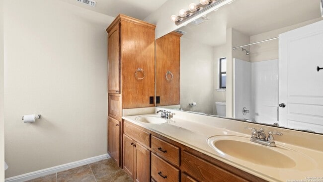 Building Photo - 1123 Blazewood Dr