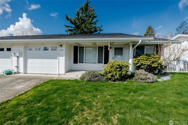 Primary Photo - APPROVED APPLICATION - Charming 2 bedroom,...