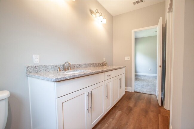 Building Photo - 100 Easy St