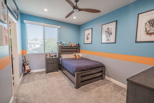 Building Photo - Spectacular 5-Bedroom Home with Pool, RV P...