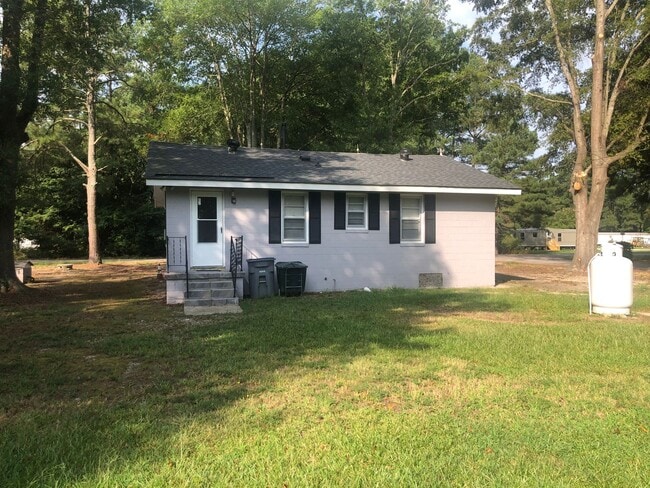 Building Photo - 201 Viverette Ave