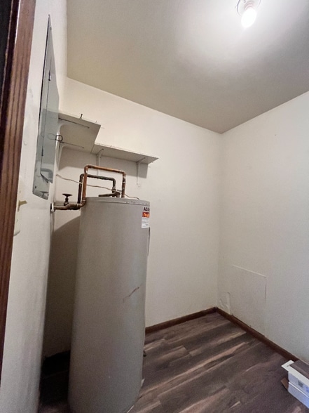 Building Photo - 2605 S 17th St