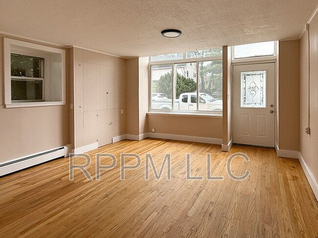 Building Photo - 41 Tyson Pl