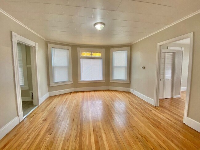 Building Photo - 39 Acushnet Ave