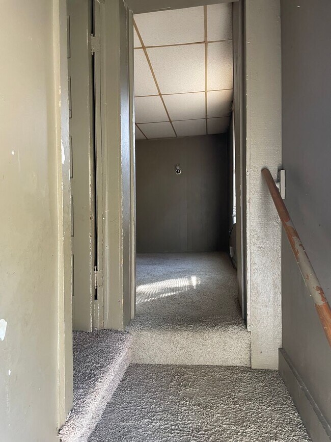 Building Photo - 201 N 16 St
