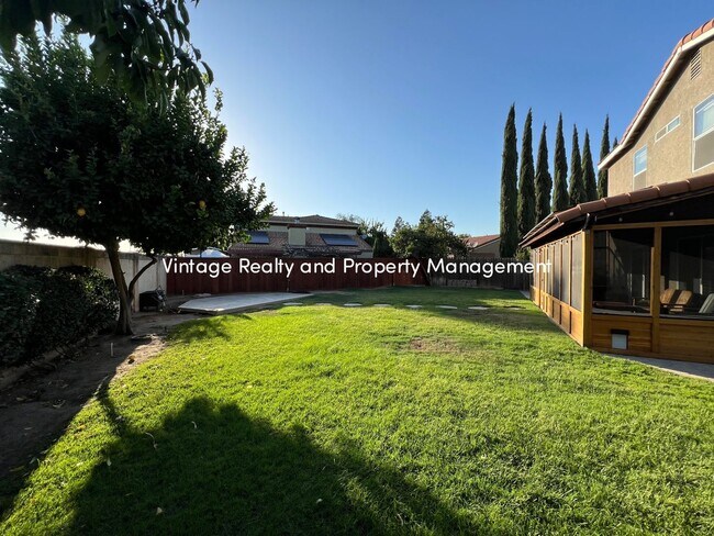 Building Photo - Ready To Go Top Of The Line 4 Bedroom Two ...