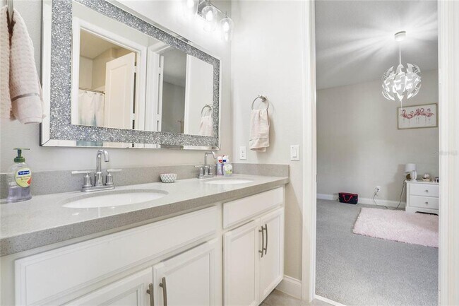 Building Photo - 8414 Vivaro Isle Way