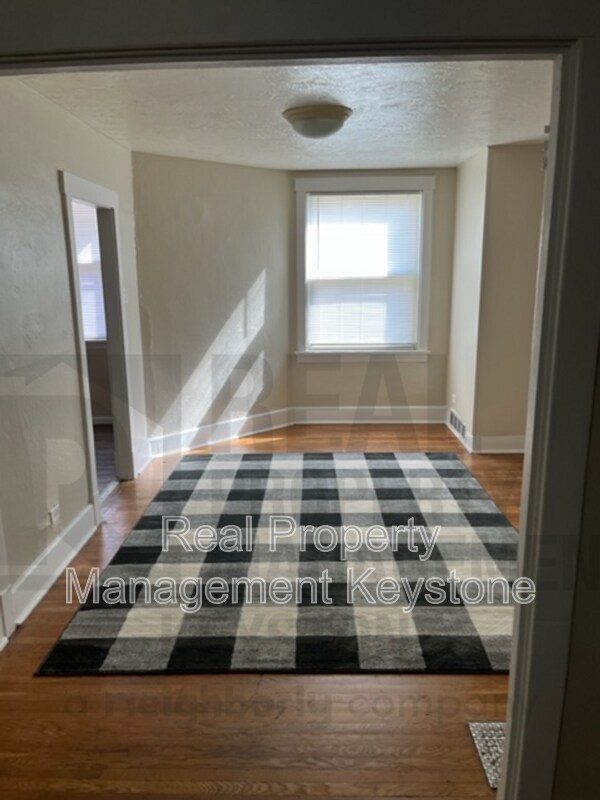 Building Photo - 33 Merritt Ave