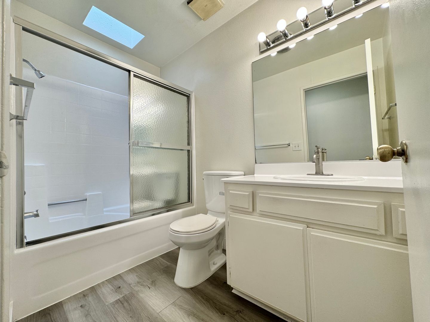 Building Photo - 3546 Hughes Ave