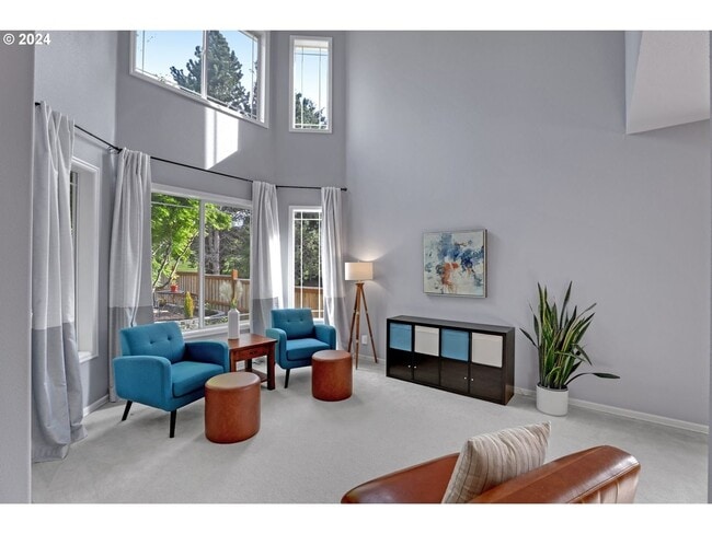 Building Photo - IMMACULATE & LOVELY 5 bed, 3 bath, + huge bonus room that can serve as a 5th bedroom, 2 car garage