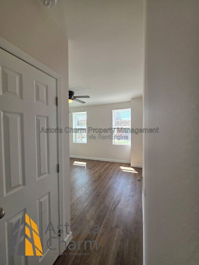 Building Photo - 905 N Patterson Park Ave