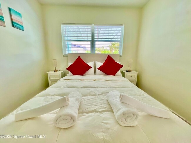 Building Photo - 133 NE 1st St