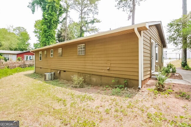 Building Photo - 2114 Slate Rd