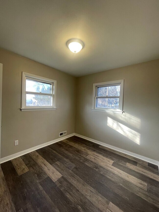 Building Photo - 5857-5859 N 93rd