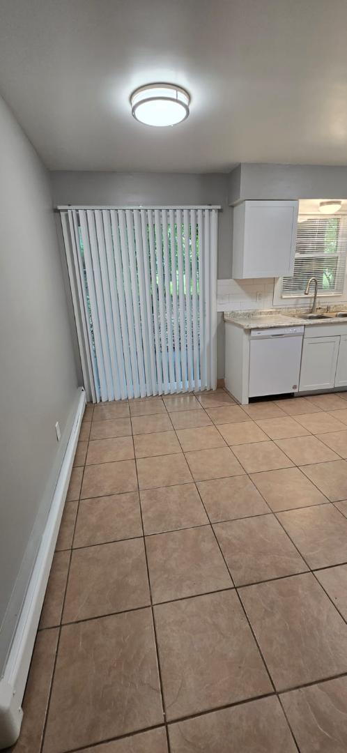 Building Photo - 1363 Vineland Ct SE