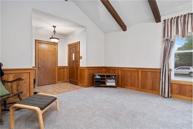Building Photo - 13737 River Canyon Dr