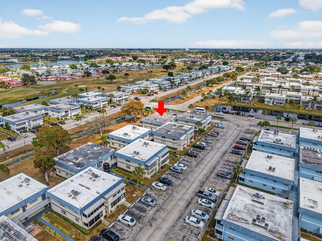 Building Photo - 195 Brittany F