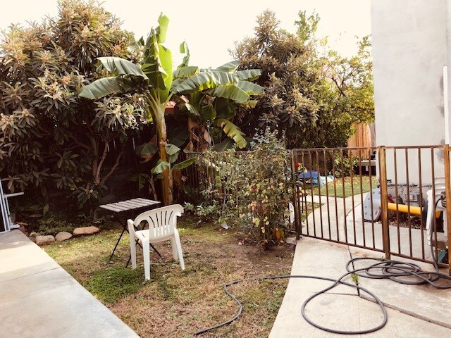 Building Photo - 112 S Chevy Chase Dr