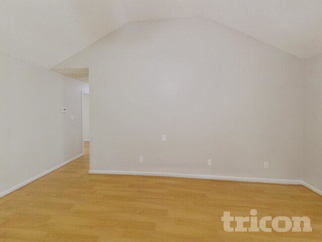 Building Photo - 5000 Poplar Glen Dr