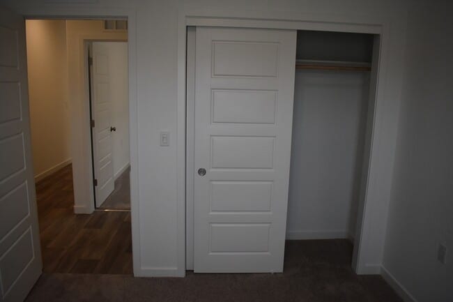 Building Photo - 4472 N San Miguel Ave