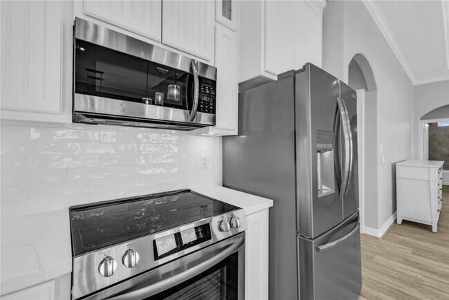 Building Photo - 863 S Selwyn Rd