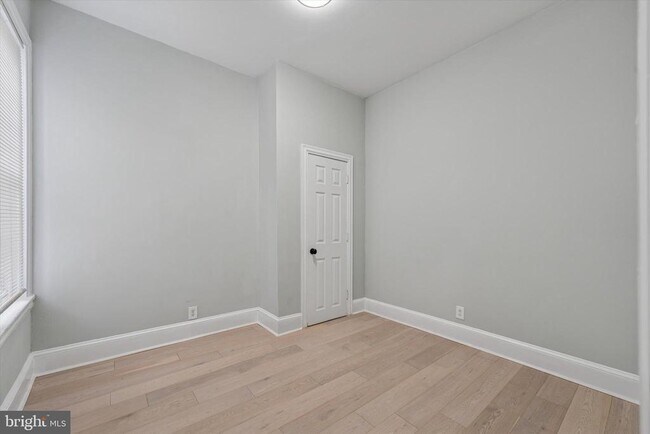 Building Photo - 2422 W Norris St