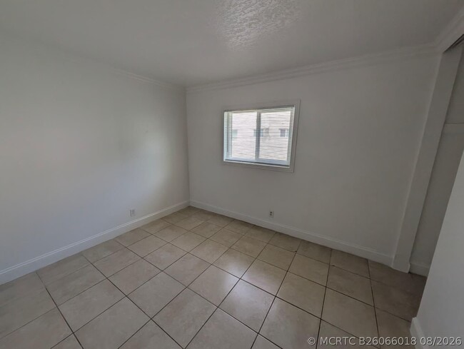 Building Photo - 817 Lighthouse Dr