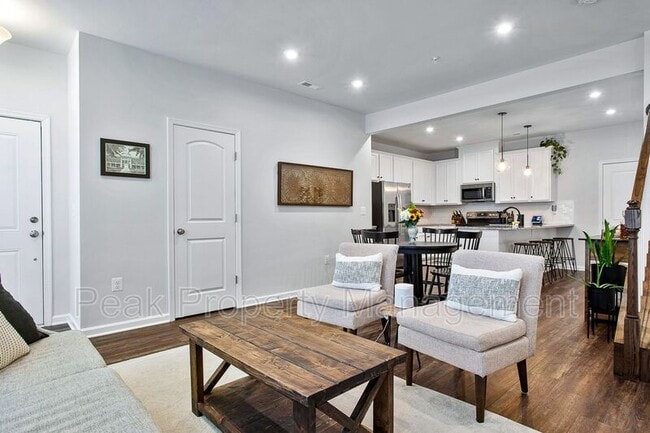 Building Photo - 8112 Wistar Creek Walk
