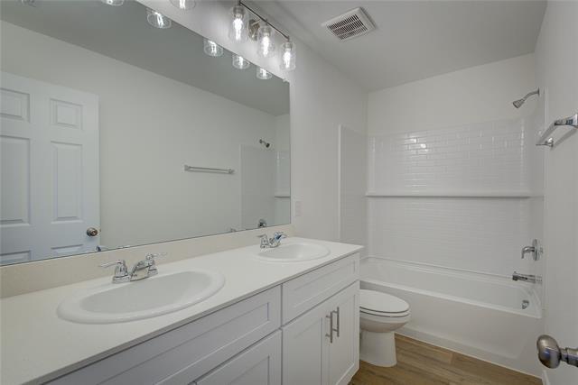 Building Photo - 1418 Tramore Wy