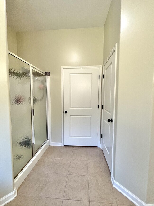 Building Photo - 6399 William Hill Dr