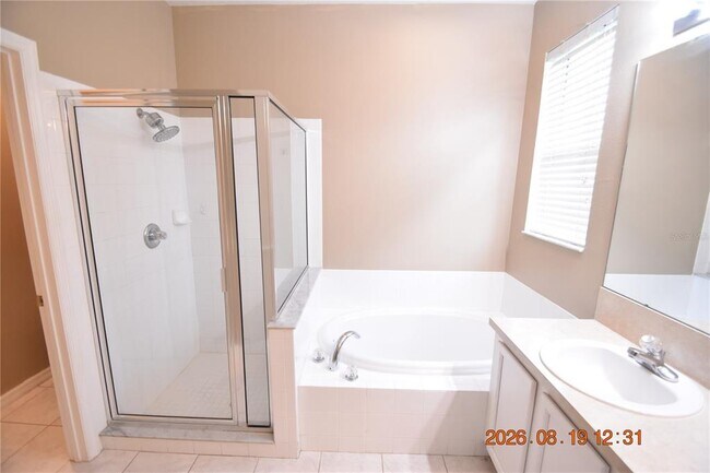 Building Photo - 644 Chesney Dr