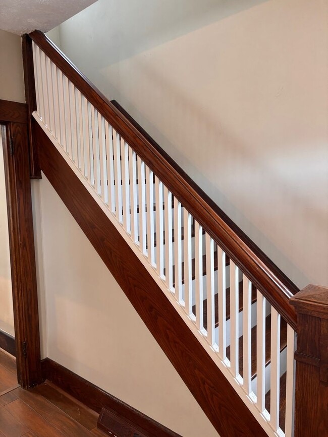 Building Photo - Single Family Home located within Minutes of both Hospitals. - 3 Bedrooms, 1 Bathroom and 1 Car G...