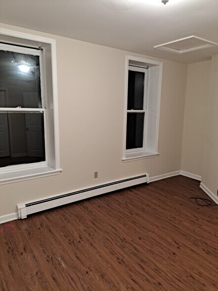 Building Photo - 3229 7th Ave