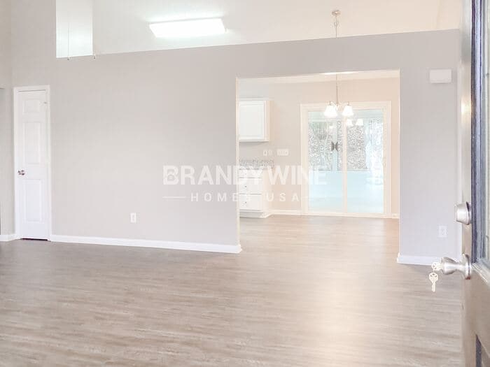 Building Photo - 2218 Pleasant Dale Dr