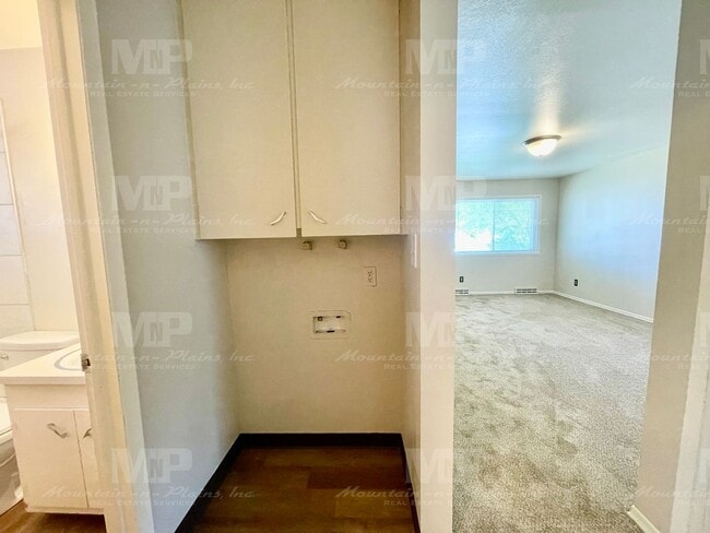 Building Photo - 1113 Hays St