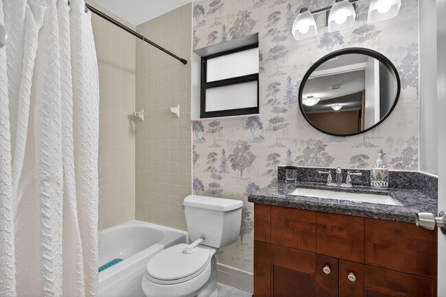 Building Photo - 4483 Carambola Cir S