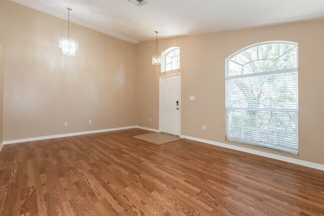 Building Photo - 25806 Bloomsbury Ct