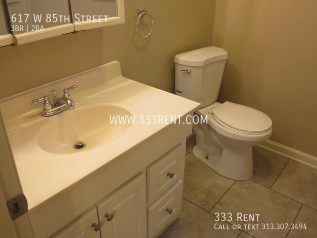 Building Photo - 617 W 85th St