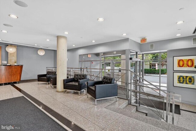 Building Photo - 1300 N St NW