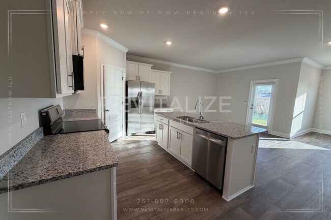Building Photo - 14901 Dayton Cir