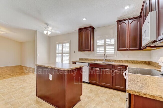 Building Photo - 608 Birchbark Trail