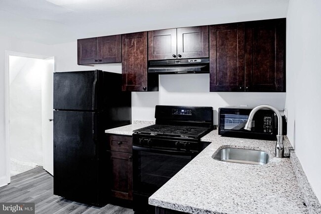 Building Photo - 2348 Moore St