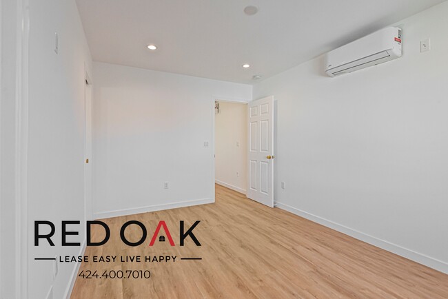 Building Photo - Lovely and Bright One Bedroom with Open Fl...