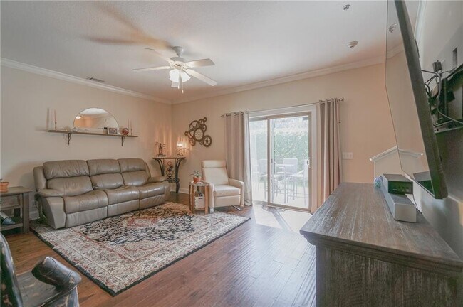 Building Photo - 303 Reserve Ln