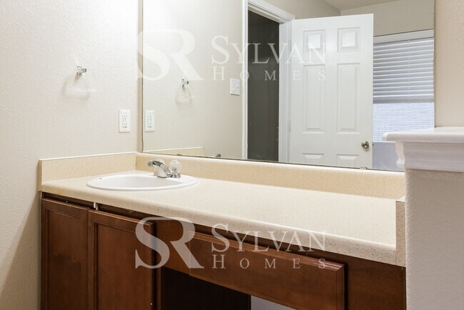 Building Photo - Coming HOME never felt so good!