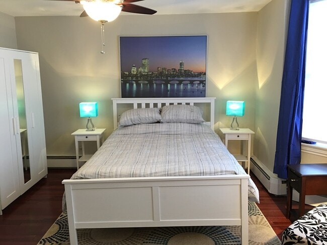 Building Photo - 37 Telegraph St