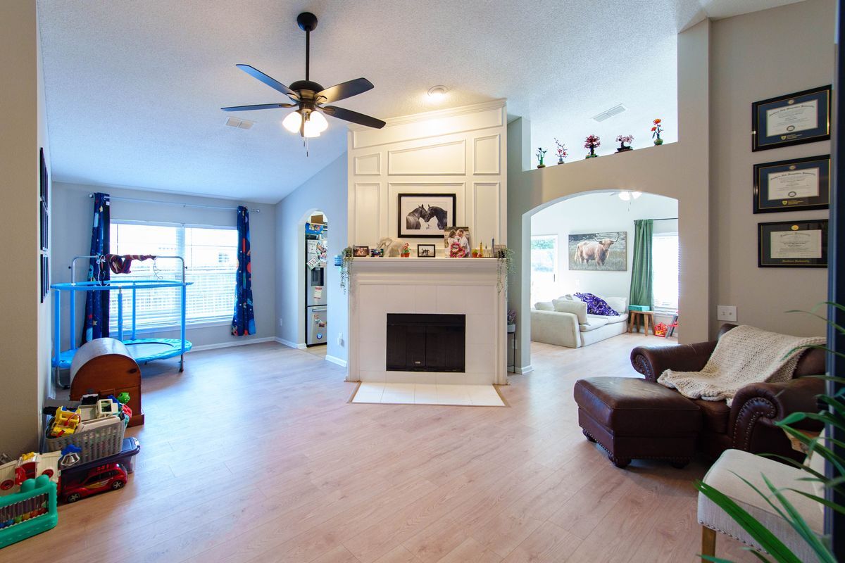 Building Photo - 11865 Noble Fir Ct